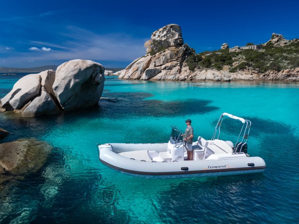 Gommone 625 in locazione senza conducente