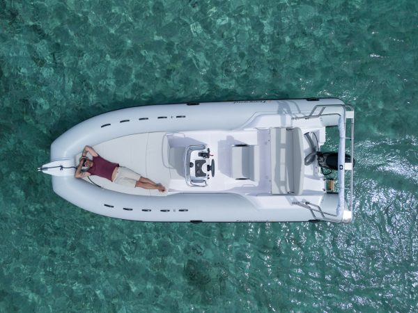 Gommone 625 in locazione senza conducente - immagine 4